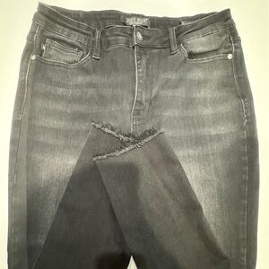 JUDY BLUE 13/31 skinny black jeans